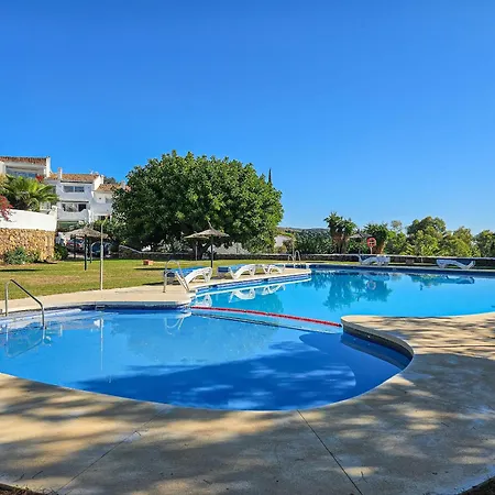 Three Bedroom Town House In Altos De Marbella