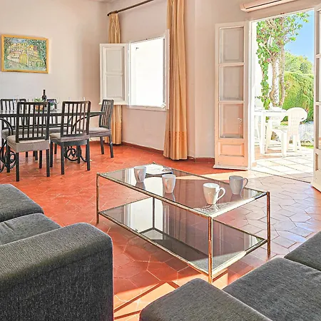 Сasa de vacaciones Three Bedroom Town House In Altos De Marbella