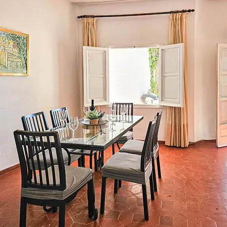 Three Bedroom Town House In Altos De מארבלה