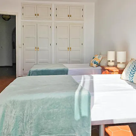 Будинок відпочинку Three Bedroom Town House In Altos De