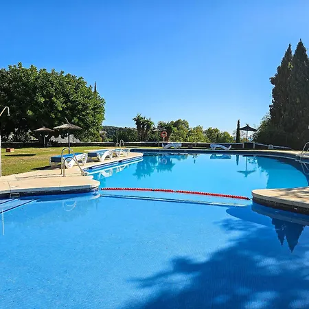 Three Bedroom Town House In Altos De * 马尔韦利亚