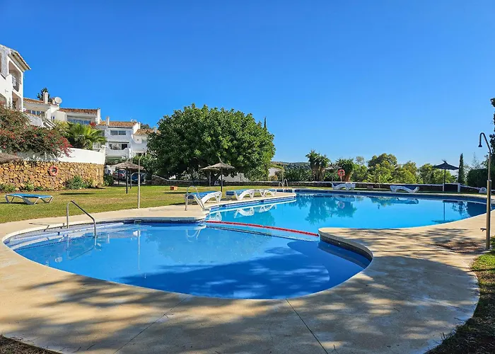 Three Bedroom Town House In Altos De 马尔韦利亚