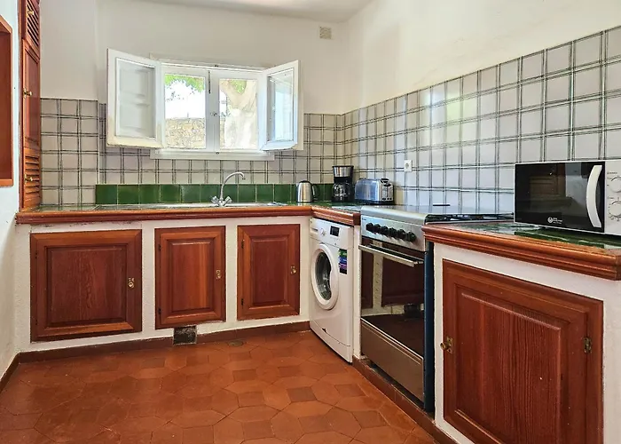 Three Bedroom Town House In Altos De Марбелья