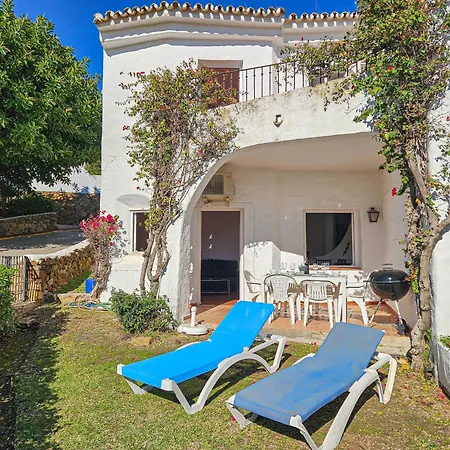 Casa de Férias Three Bedroom Town House In Altos De *