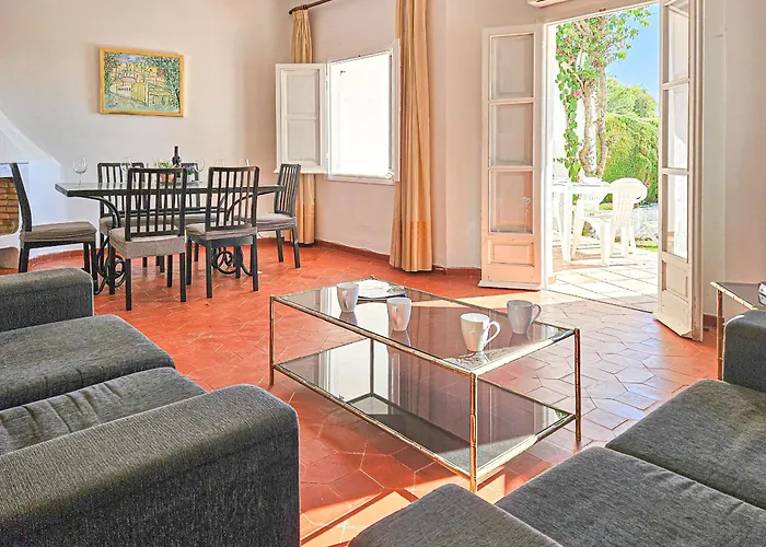 Casa de Férias Three Bedroom Town House In Altos De Marbella