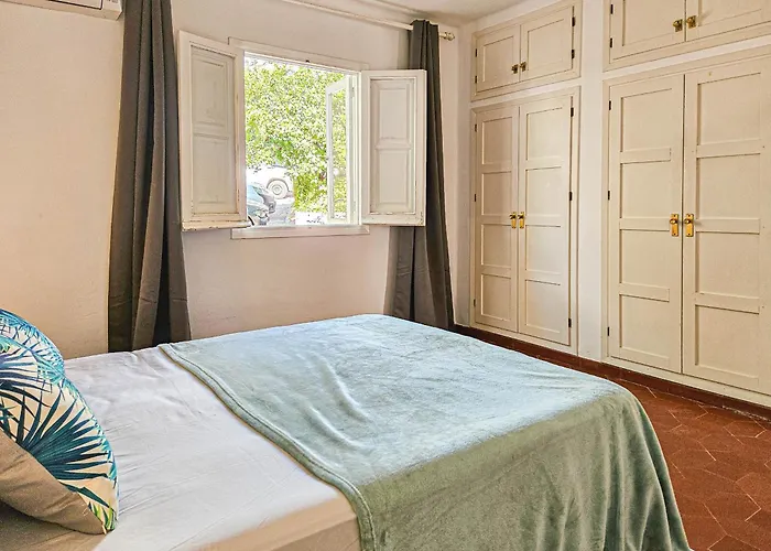 Three Bedroom Town House In Altos De Casa de Férias