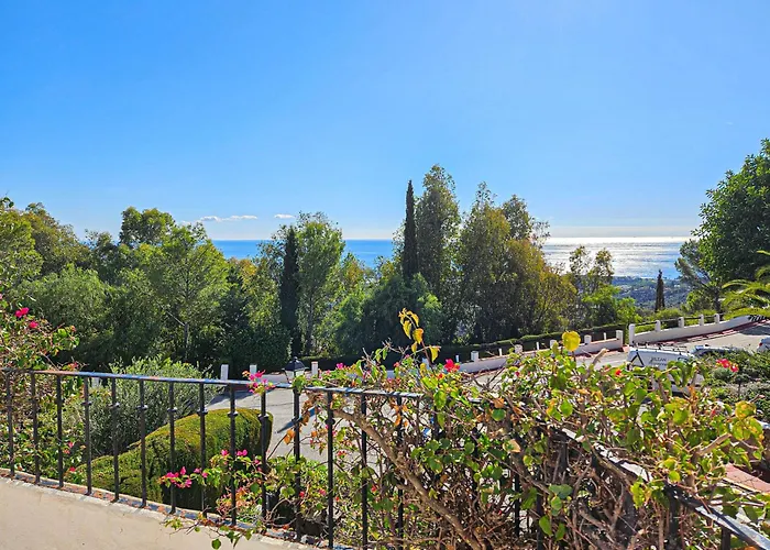 Three Bedroom Town House In Altos De * Marbella